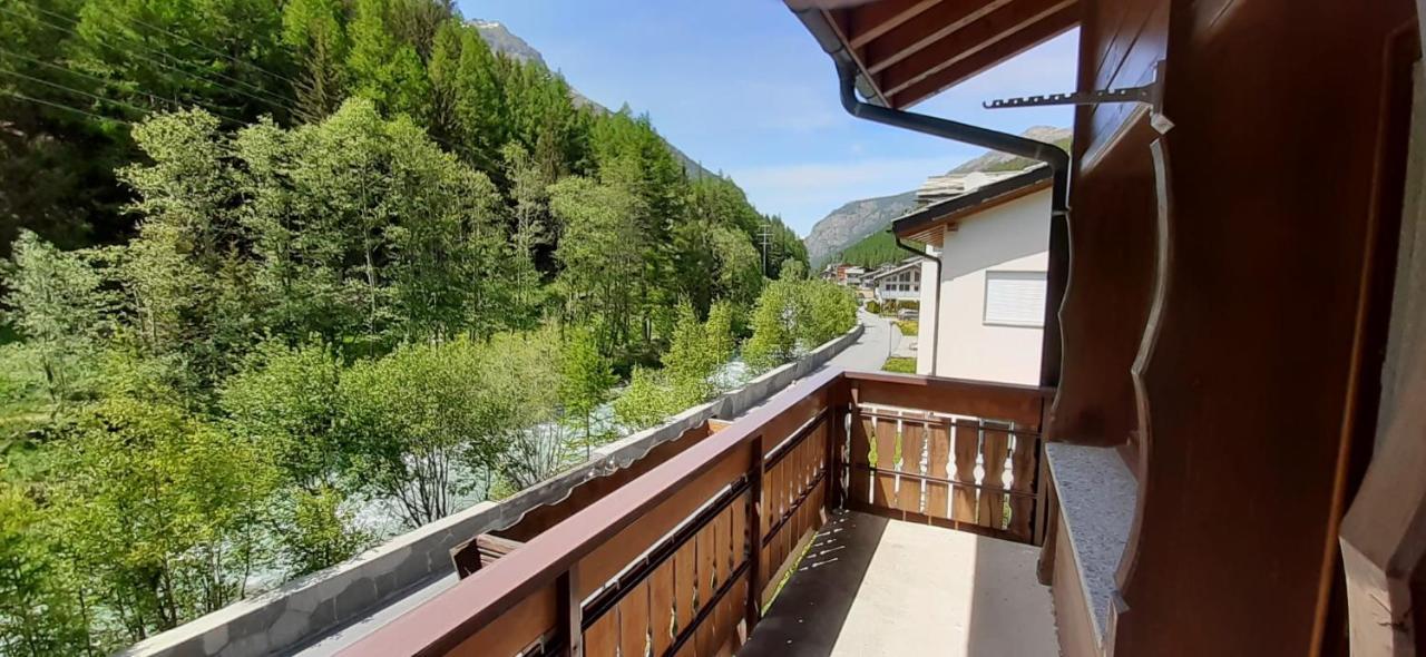 Free Cable Car & Bus In The Summer Haus L'Oree Saas-Grund Exterior photo